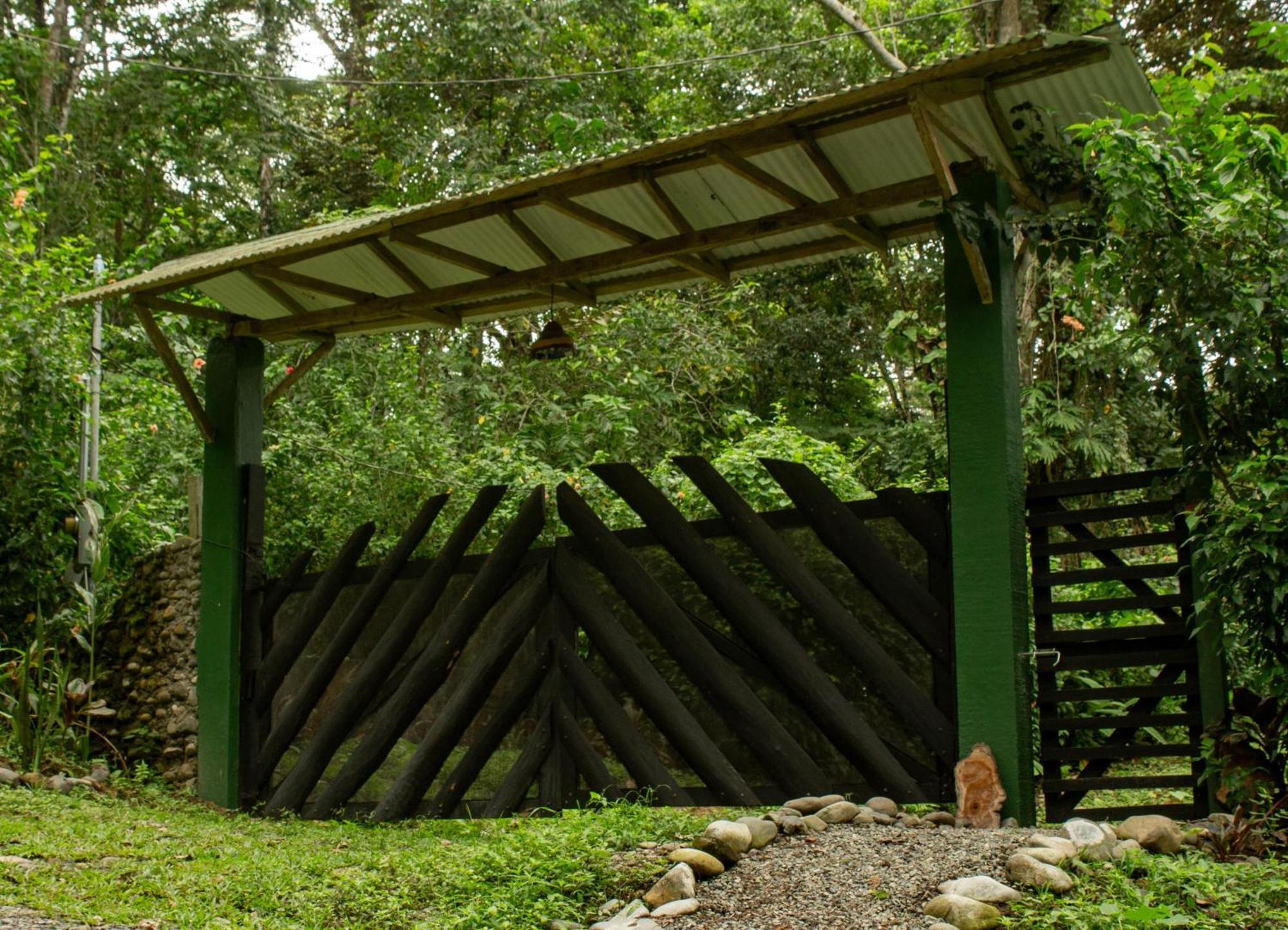 Smile Jungle Hostel Puerto Viejo de Talamanca Экстерьер фото