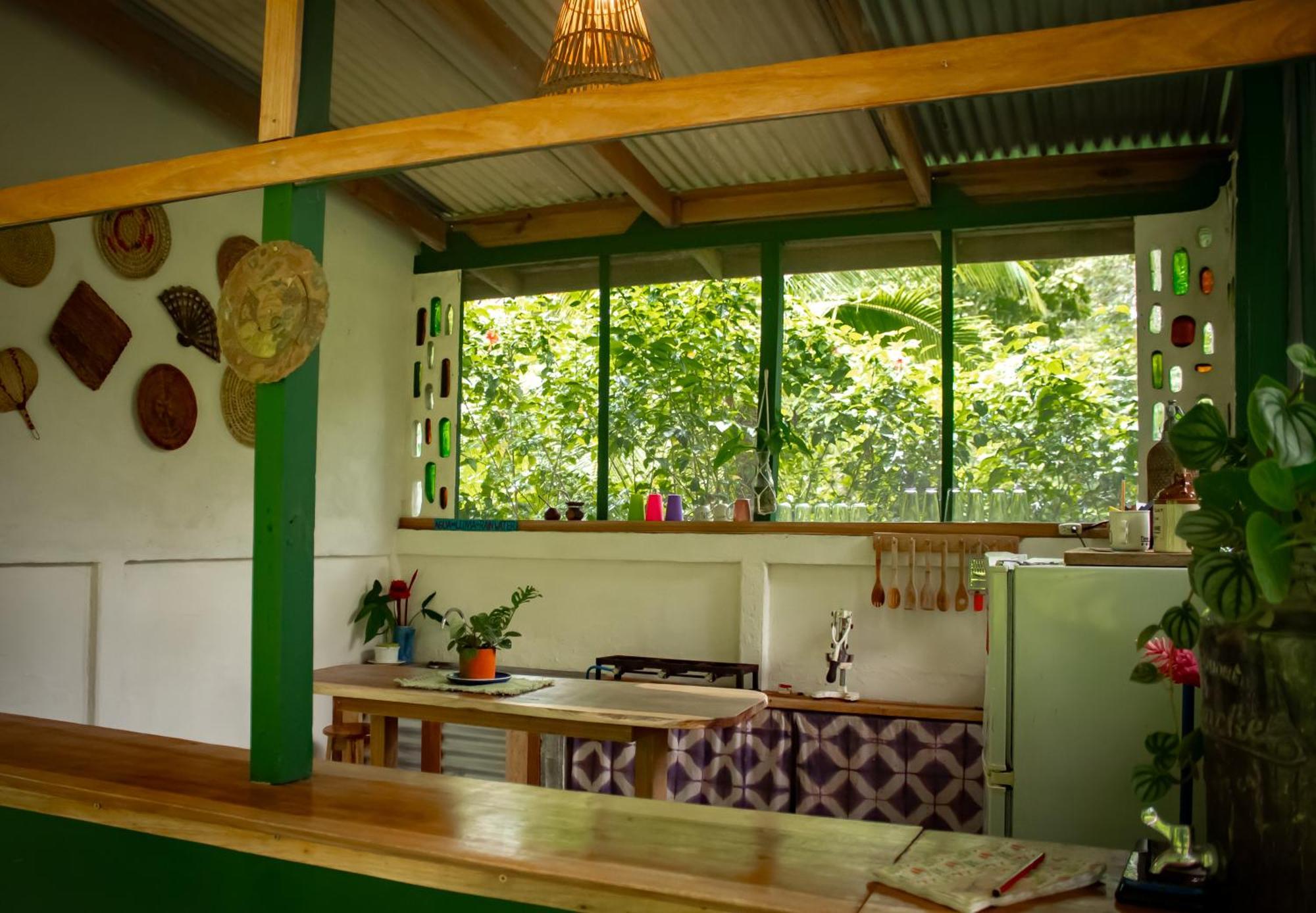 Smile Jungle Hostel Puerto Viejo de Talamanca Экстерьер фото